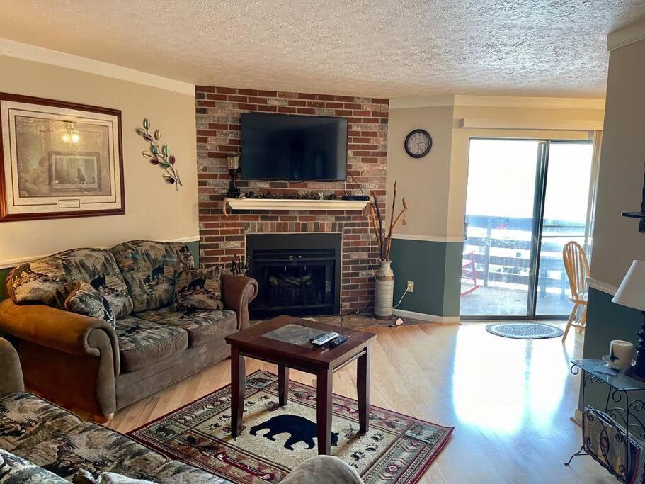 Relaxing Mountain Condo In Gatlinburg With City View ! Eksteriør bilde